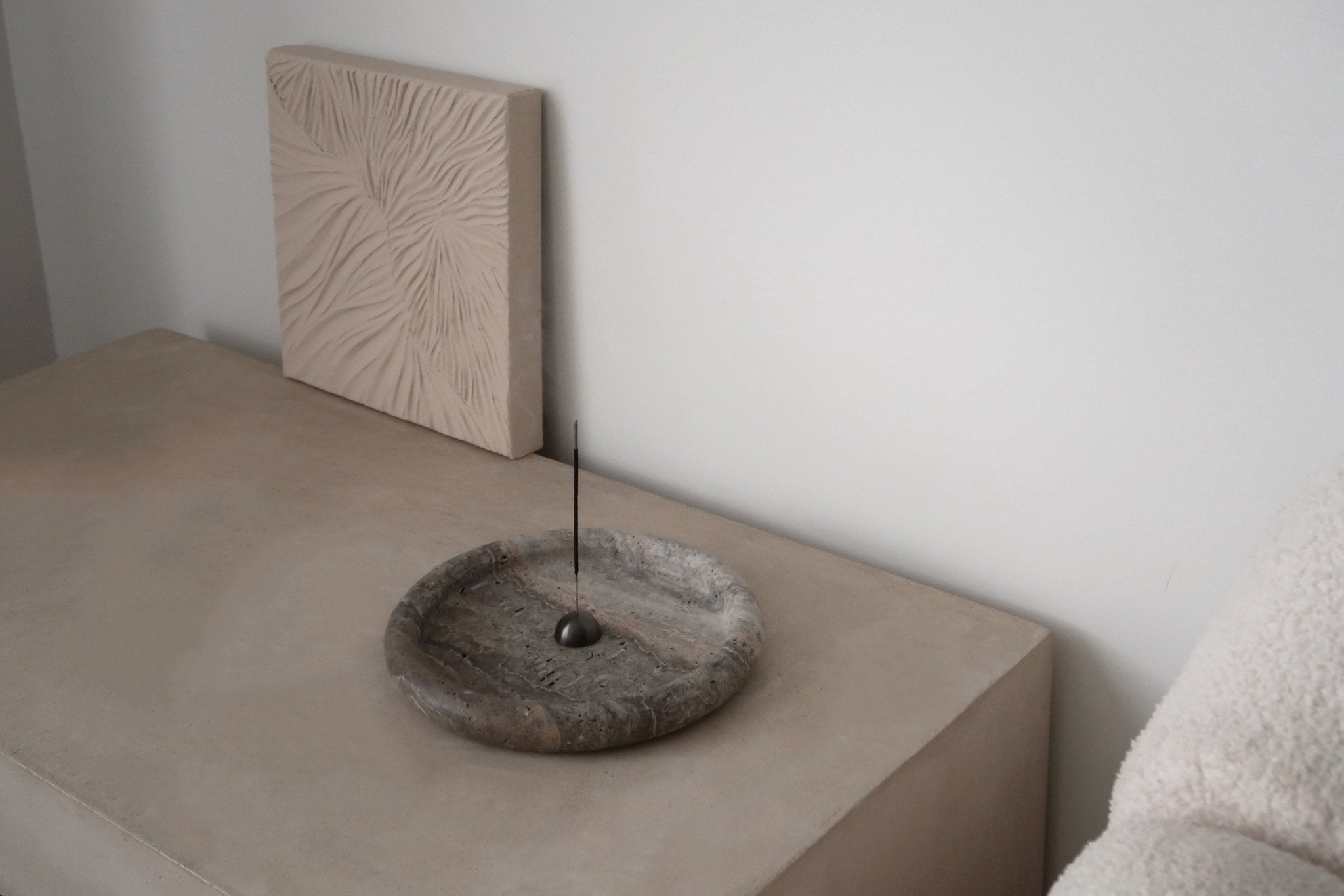 ROUND STONE TRAY | Silver Travertine - Shop premium Home Decor for modern interiors - premium homewares - luxury home decor online